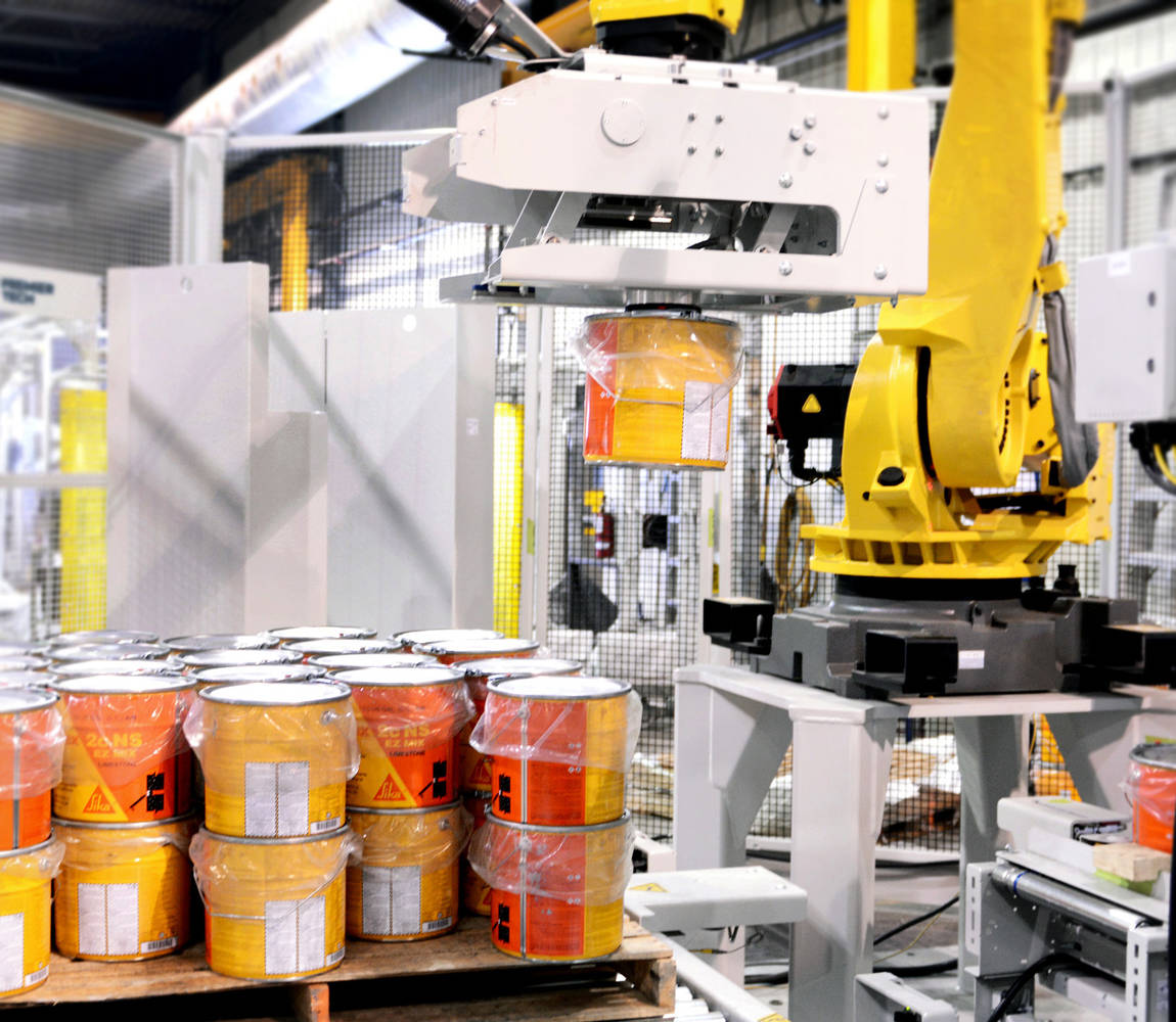 RPL-9000 custom robotic palletizer - paint buckets